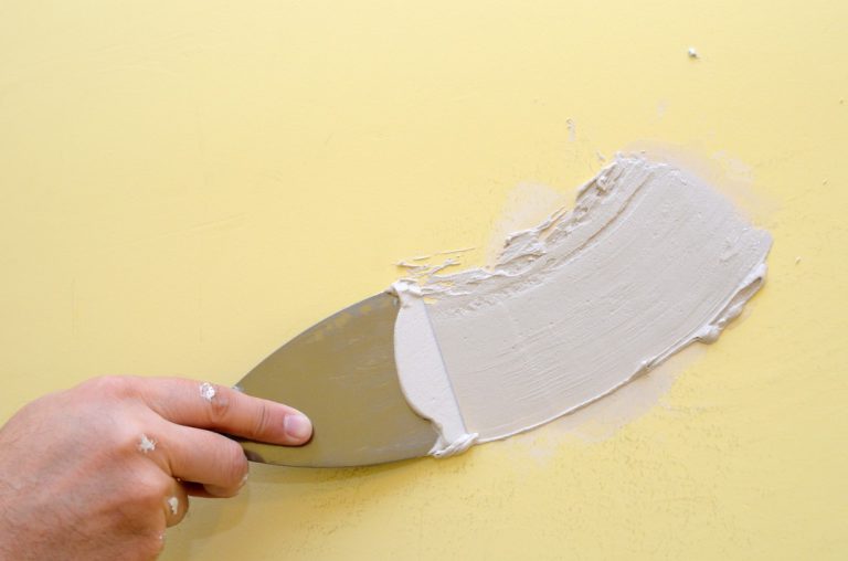 Préparation mur enduit pelliculaire